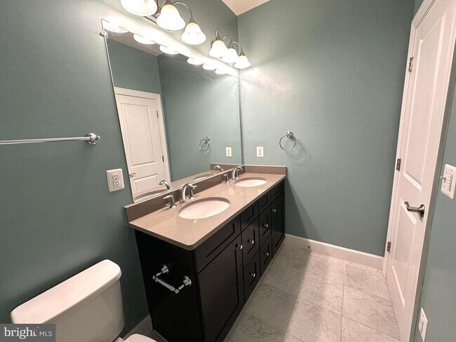 Building Photo - 3697 Ambrose Hills Rd