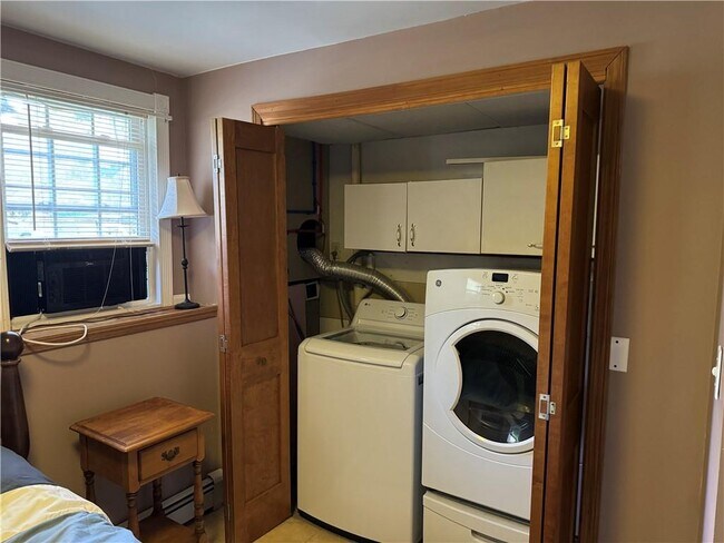 Building Photo - 57 Sheila Dr