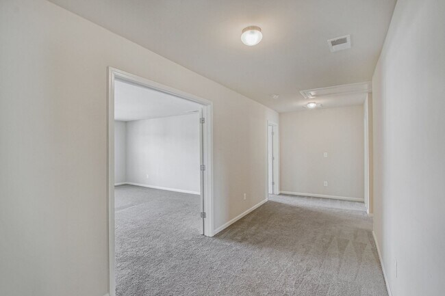 Building Photo - 4639 Southwind Rd