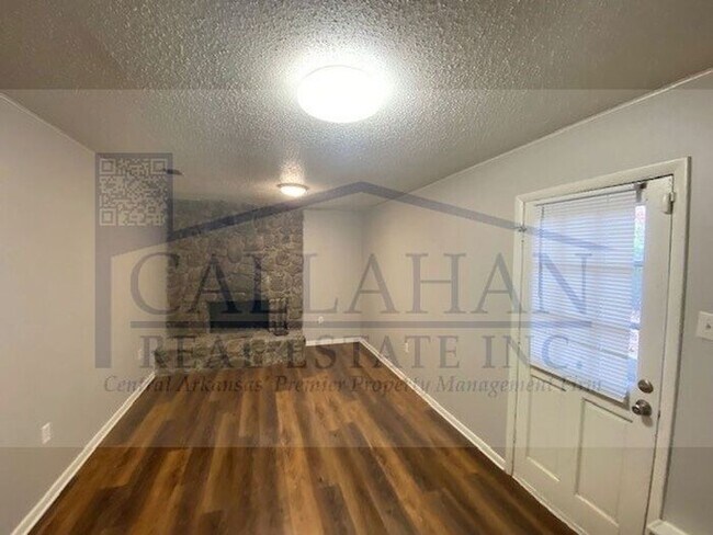 Building Photo - Twin Lakes 3 Bedroom Home
