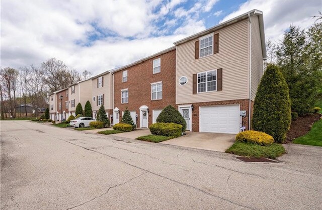 Building Photo - 632 Donavin Dr