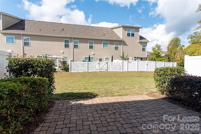 Building Photo - 106 Clarendon St