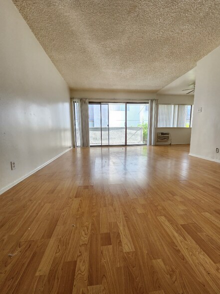 Building Photo - 1538 N Detroit St