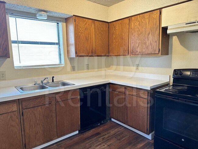 Building Photo - 2811 Granger St