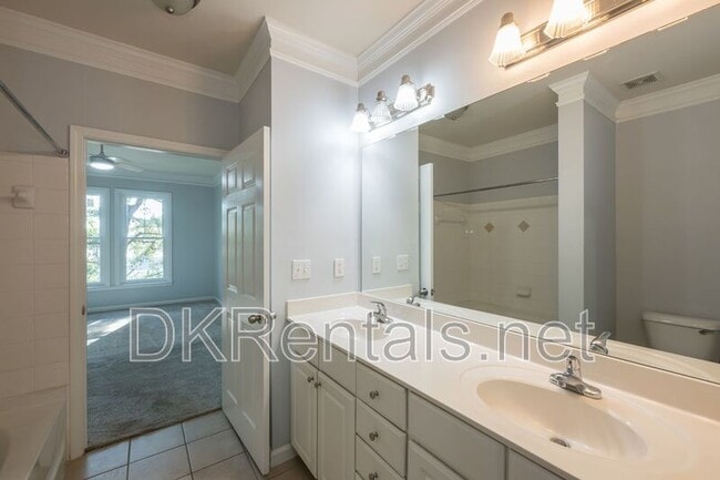 Building Photo - 1850 Cotillion Dr