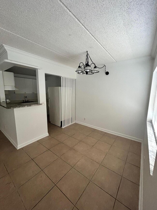 Building Photo - 555 Purdy Ln