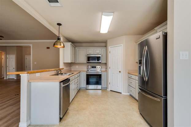 Building Photo - 706 Lakeview Dr