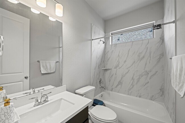 Building Photo - 11307 Cosmopolitan Dr