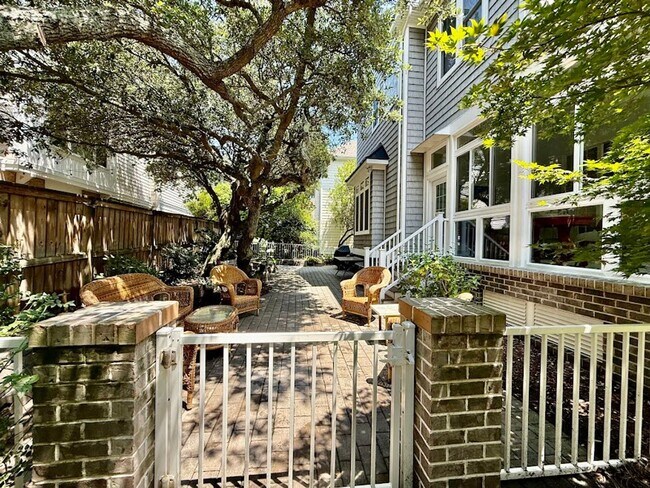 Building Photo - 4 bedroom Ocean Park Single Family