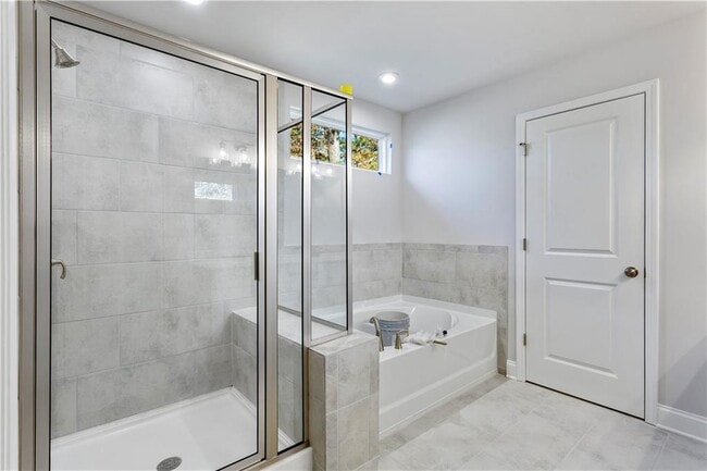 Building Photo - 425 Greyfield Dr