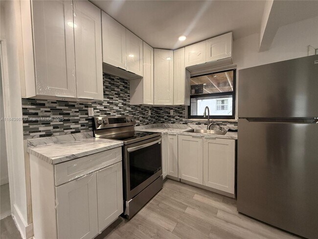 Building Photo - 1110 N 57th Ave