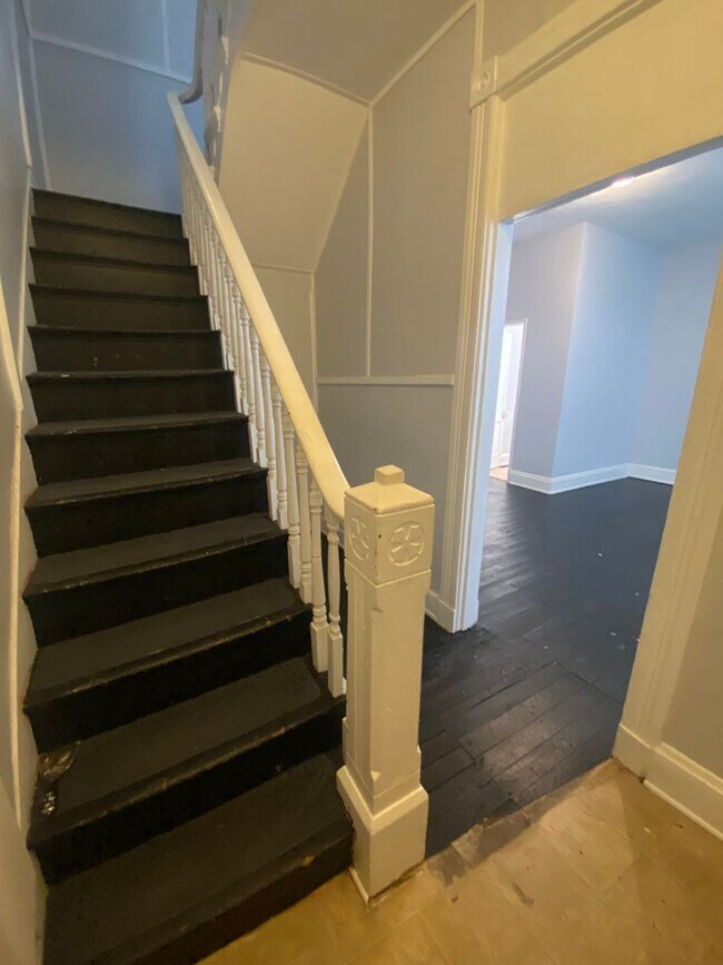 Building Photo - SPRING LEASING SPECIAL 1/2 OFF 1ST MONTHS ...