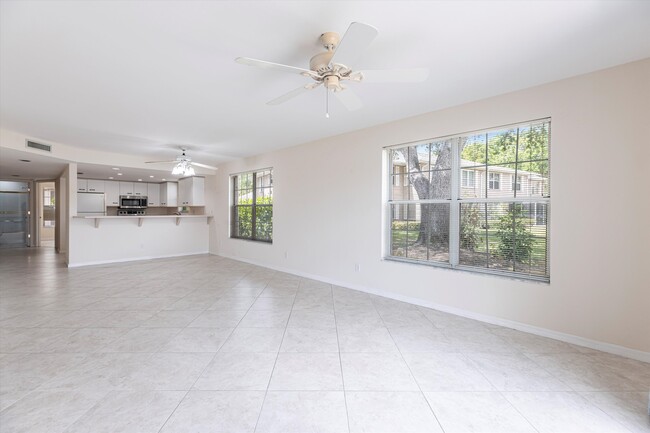 Building Photo - 6670 Ilex Cir