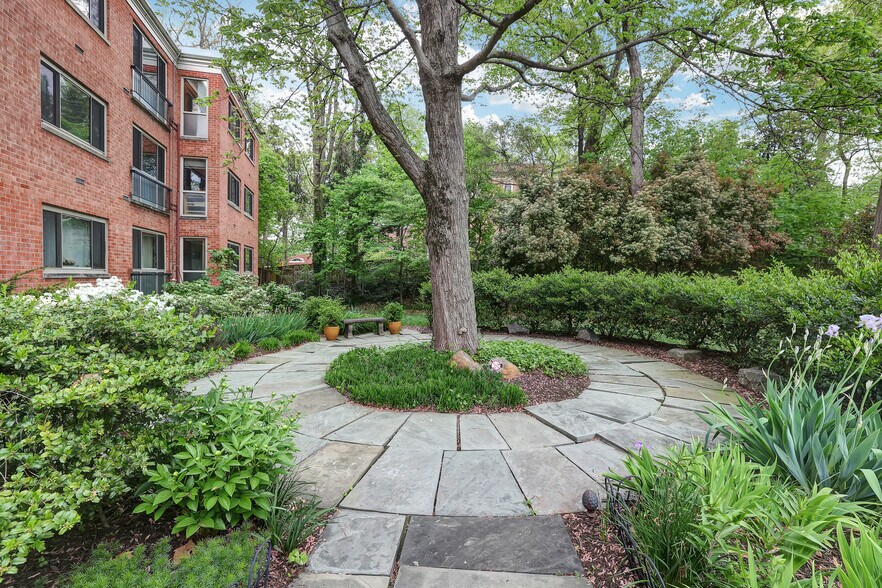 Building Photo - 2711 Ordway St NW