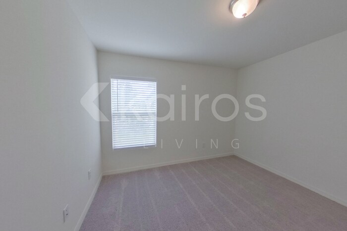 Building Photo - 1128 Hayes Ave S