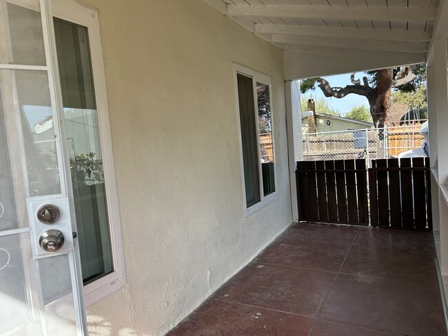 Building Photo - 33141 Case St