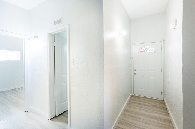 Building Photo - 4402 44th St