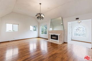 Building Photo - 459 S Bundy Dr