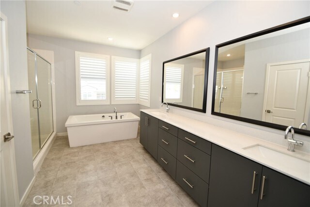 Building Photo - 15743 Butterfly Dr