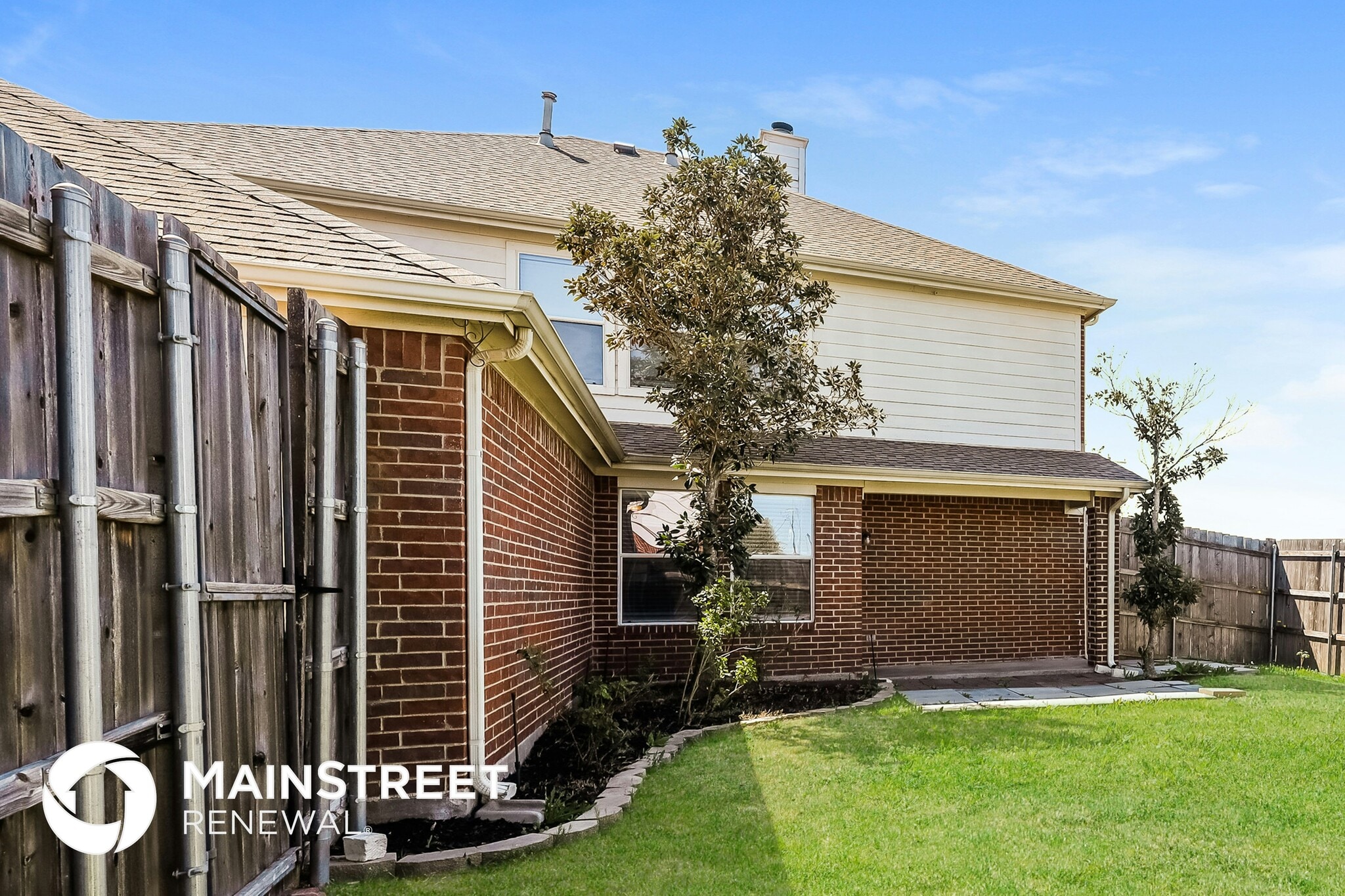 Building Photo - 520 Welch Dr