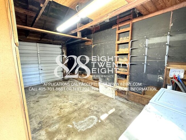 Building Photo - Cozy 2 Bed/1 Bath Single Family Brick Home...