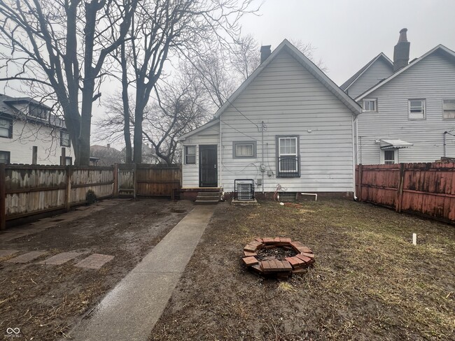 Building Photo - 2509 E 10th St