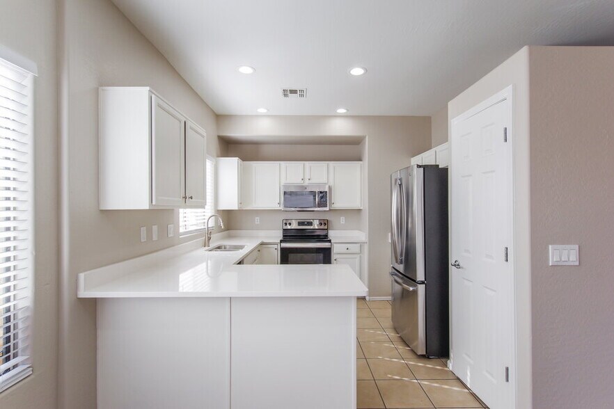 Building Photo - 2189 S 88th Ave