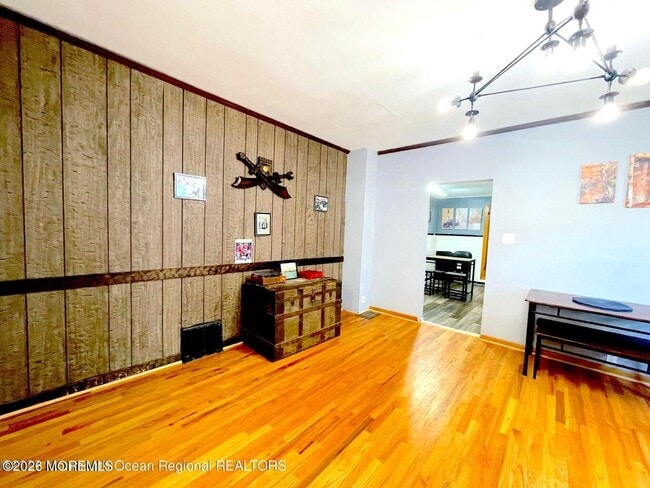 Building Photo - 137 Oakland St