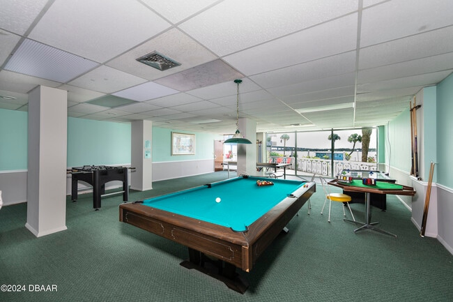 Building Photo - 925 N Halifax Ave