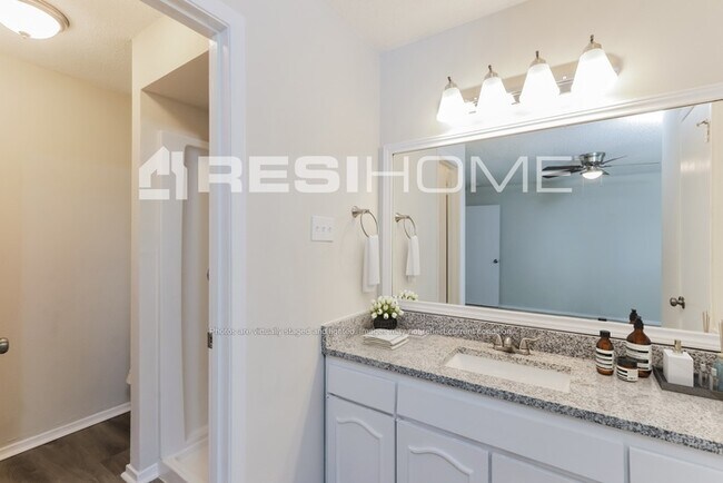 Building Photo - 2832 Lago Vista Loop