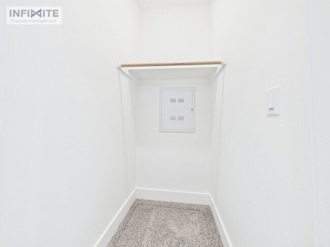 Building Photo - 4814 Briarwood Ln