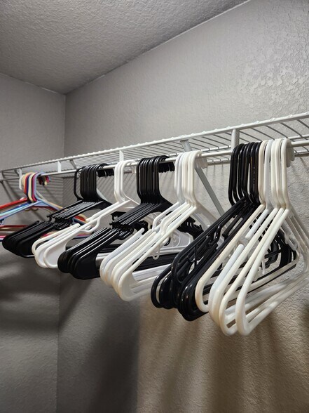 Building Photo - 450 Platt St