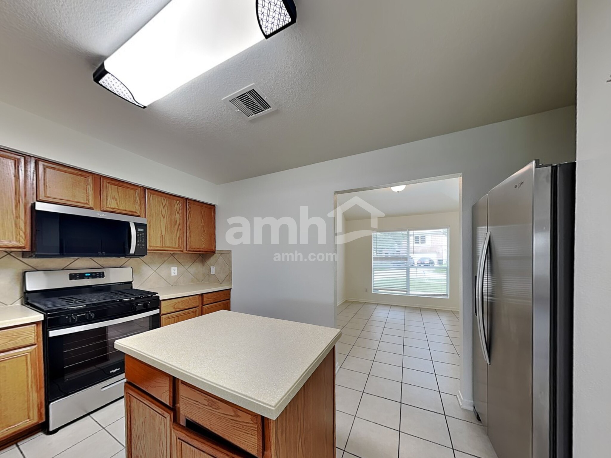 Building Photo - 5634 Cinnamon Lake Dr