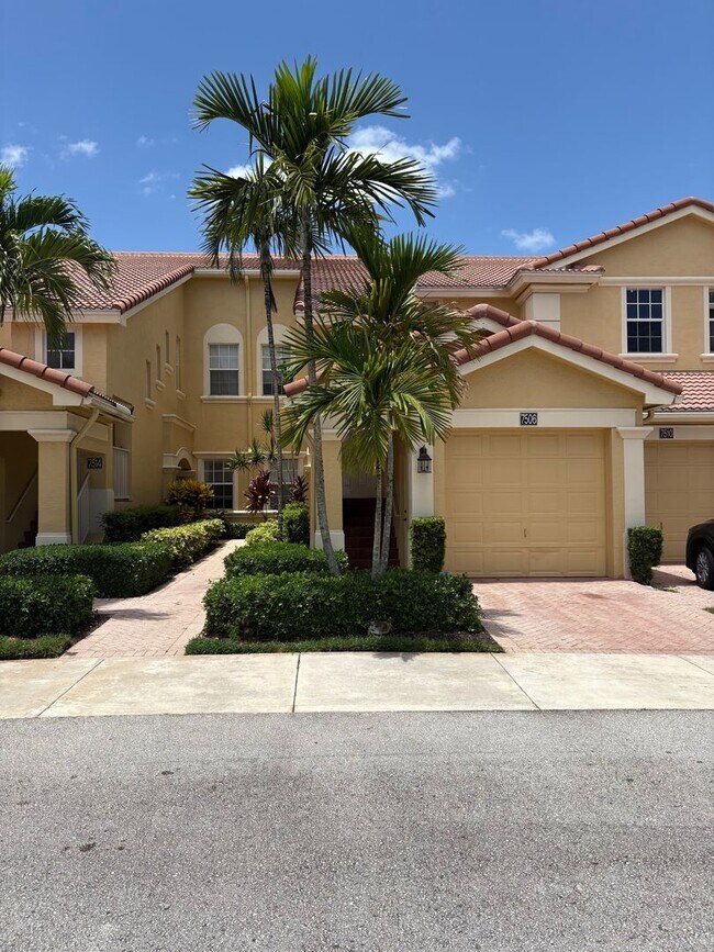 3/2/1 Townhome in River Glen! More Pics C... - 3/2/1 Townhome in River Glen!  More Pics C...