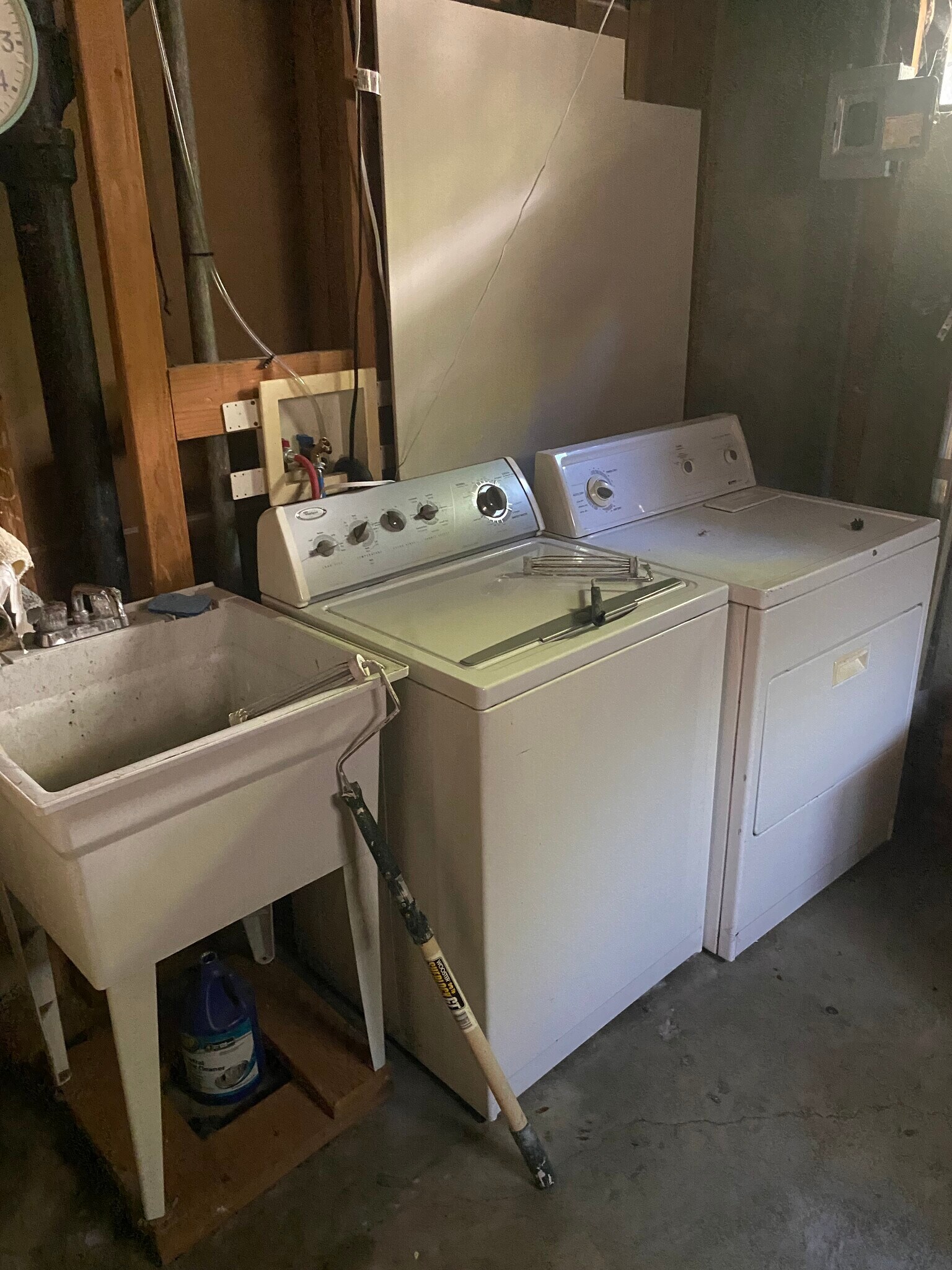 basement laundry - 126 N Morgan St