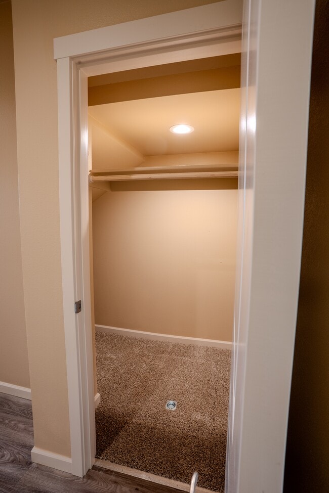 Building Photo - 5957 Joynak St S