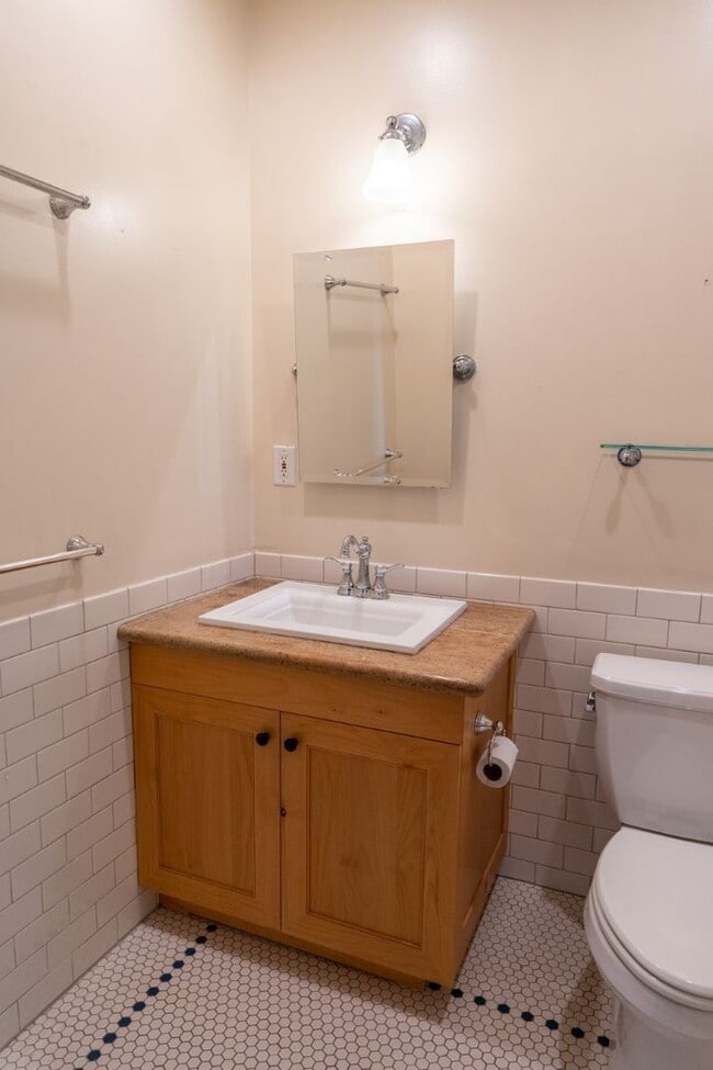 Building Photo - 4Bd/2.75Ba Seattle House