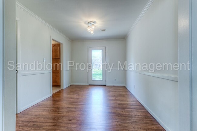 Building Photo - For Lease | Tulsa | Available Now!