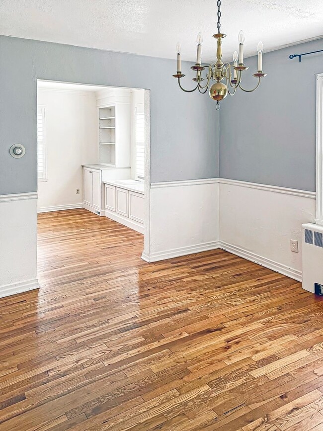 Building Photo - Majestic single-family home!!!