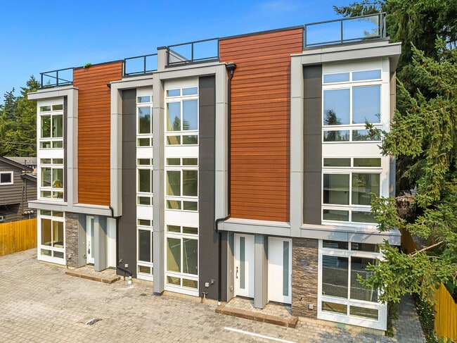 Building Photo - 309 N 138th St