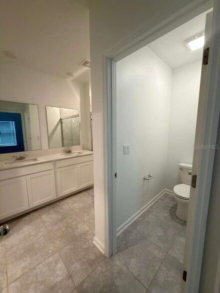 Building Photo - 207 Aqua Ave