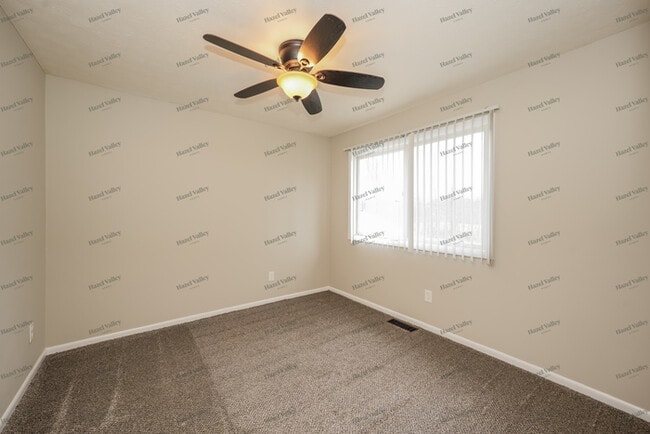 Building Photo - 3678 Lake Ave