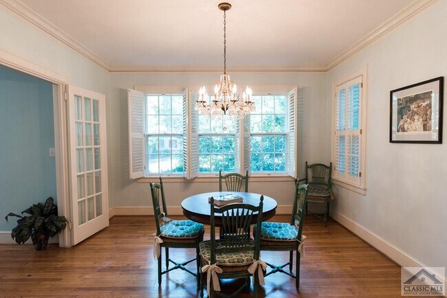 Building Photo - 285 Hampton Ct