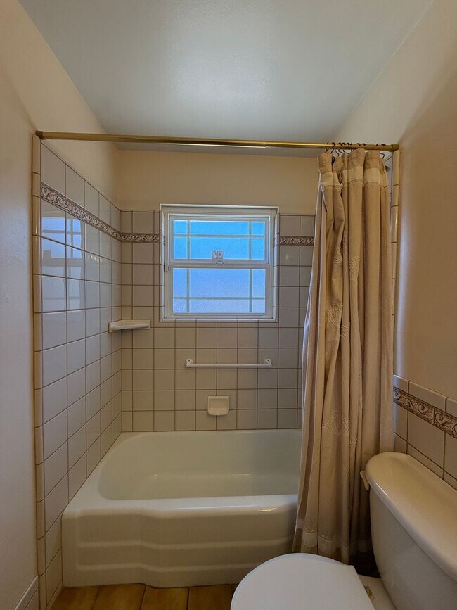 Building Photo - Centrally Located Orcutt Single Story Home