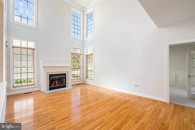 Building Photo - 2038 Madrillon Rd
