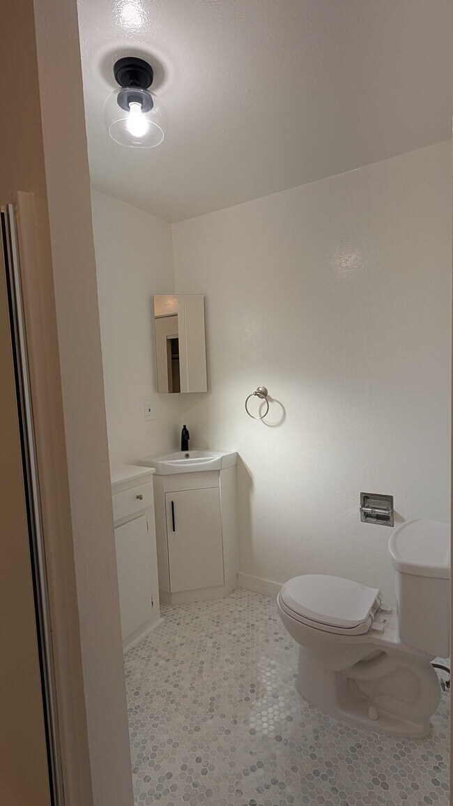 Building Photo - 541 Mason St