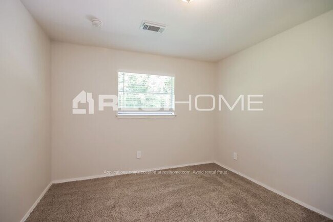 Building Photo - 7127 Kings Dr