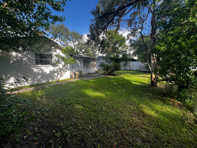 Building Photo - 10920 N 29th St