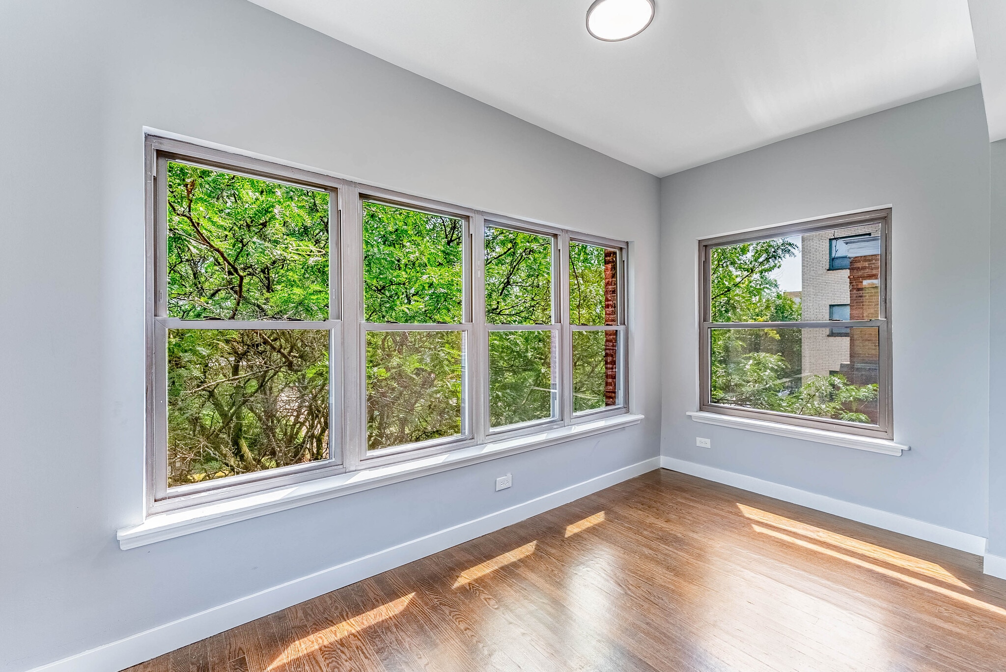 Building Photo - 7630 N Marshfield Ave