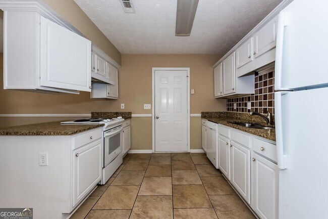 Building Photo - 11219 Knotty Pine Pl